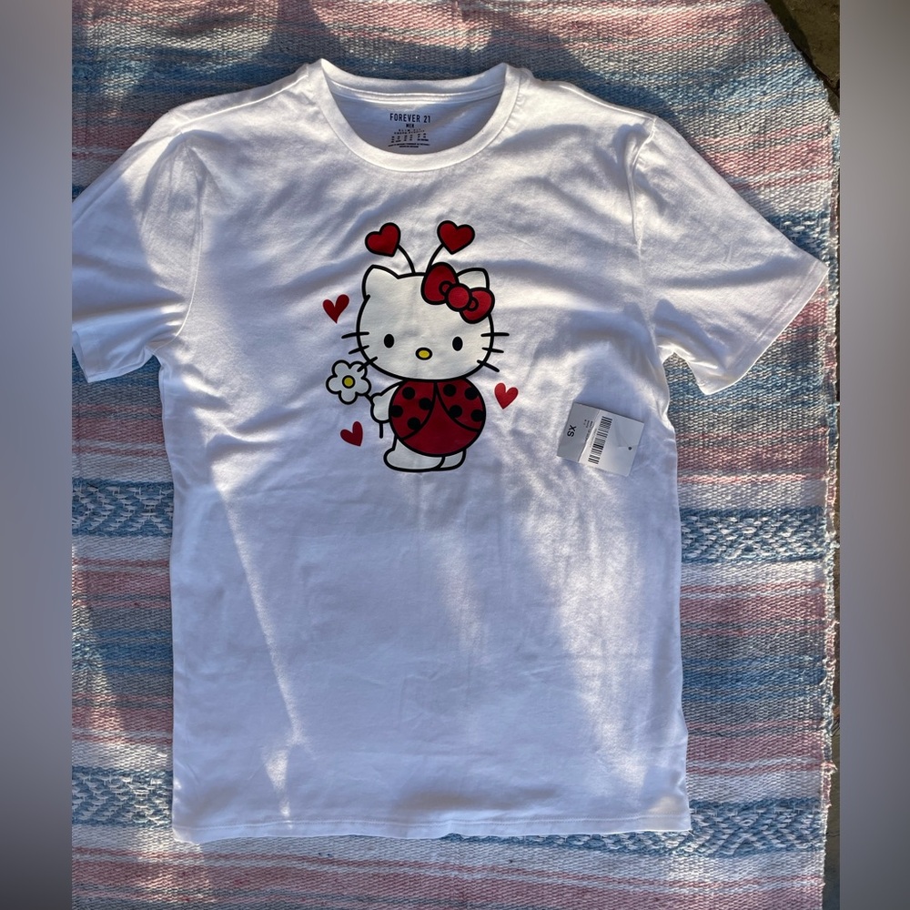 Ladybug Hello Kitty white cotton t-shirt with red hearts